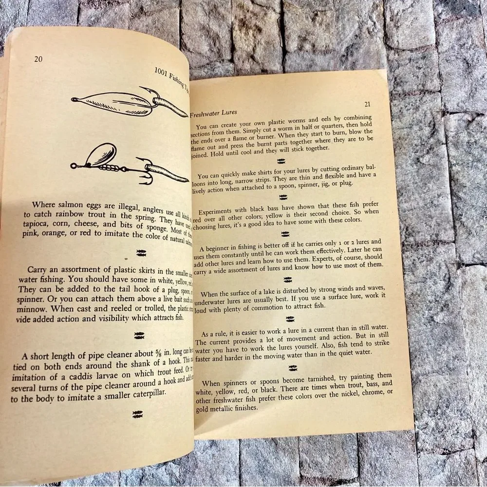 1001 Fishing Tips and Tricks by Vald Evanoff Paper Back Vintage 1966